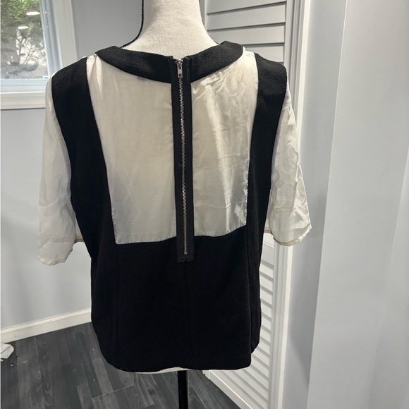 Fate Black and White  Short Sleeve Blouses Size:M - Picture 3 of 8